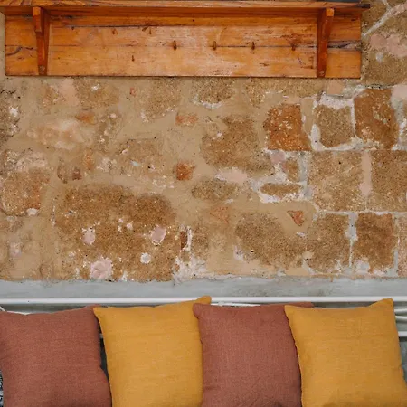Vakantiehuis Mayelia Cozy House In The Medieval Town Rhodes City